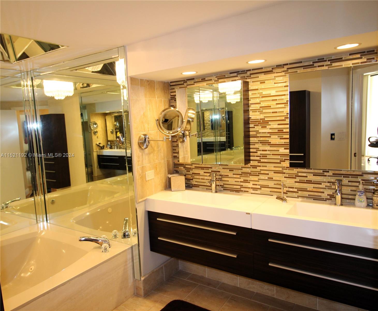 20191 E Country Club Dr 910, Aventura, Florida 33180, 2 Bedrooms Bedrooms, ,2 BathroomsBathrooms,Residential,For Sale,20191 E Country Club Dr 910,A11521192