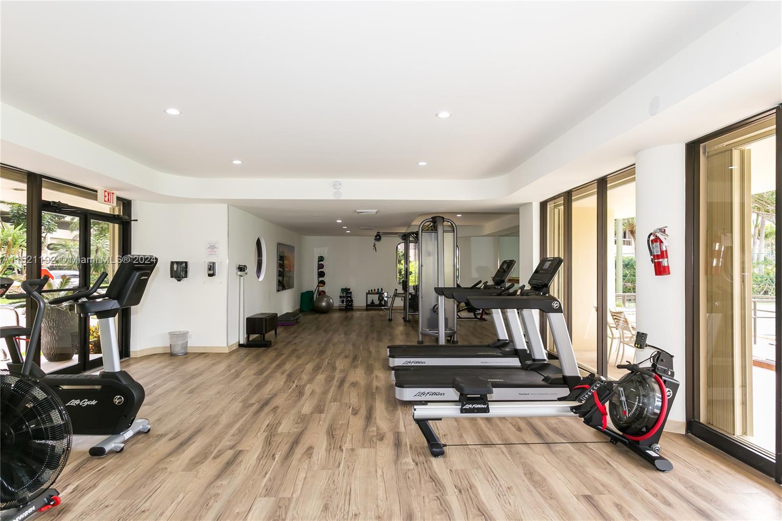 20191 E Country Club Dr 910, Aventura, Florida 33180, 2 Bedrooms Bedrooms, ,2 BathroomsBathrooms,Residential,For Sale,20191 E Country Club Dr 910,A11521192