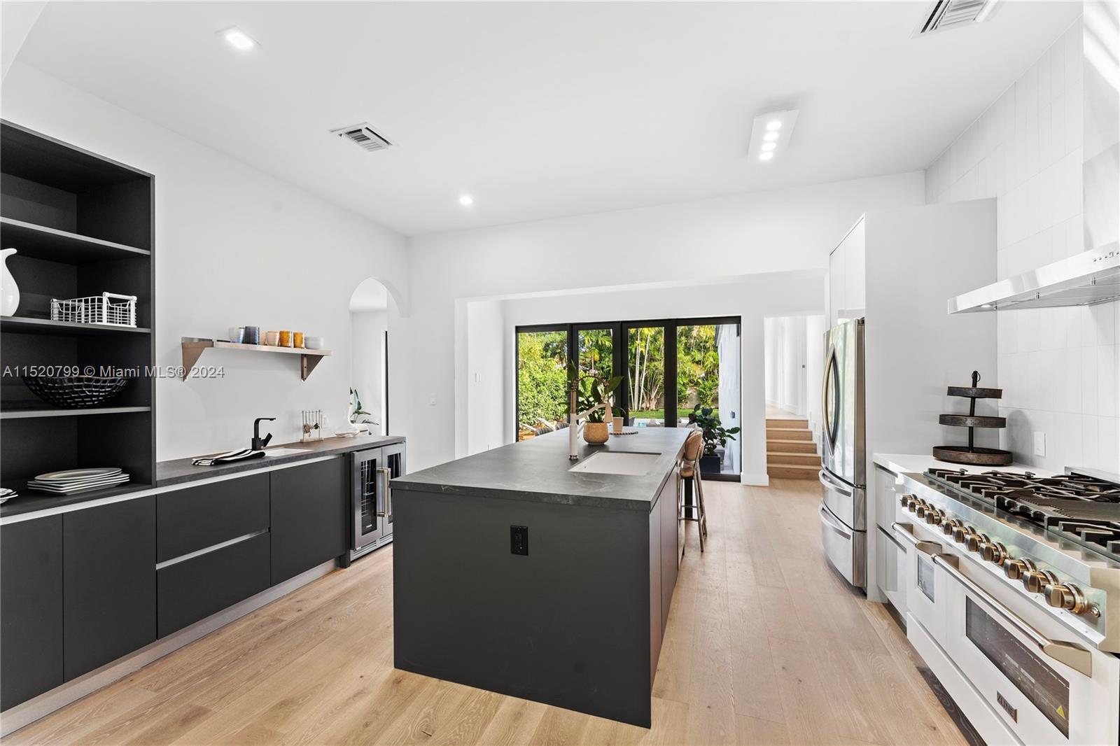 1735 Lenox Ave, Miami Beach, FL, 33139 United States, 5 Bedrooms Bedrooms, ,5 BathroomsBathrooms,Residential,For Sale,Lenox Ave,A11520799