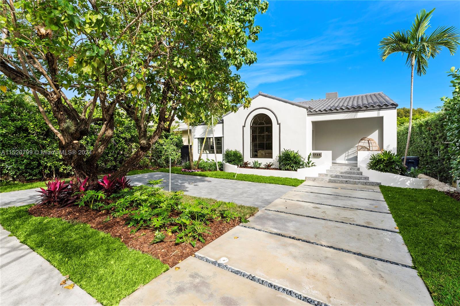 1735 Lenox Ave, Miami Beach, Florida 33139, 5 Bedrooms Bedrooms, ,5 BathroomsBathrooms,Residential,For Sale,1735 Lenox Ave,A11520799