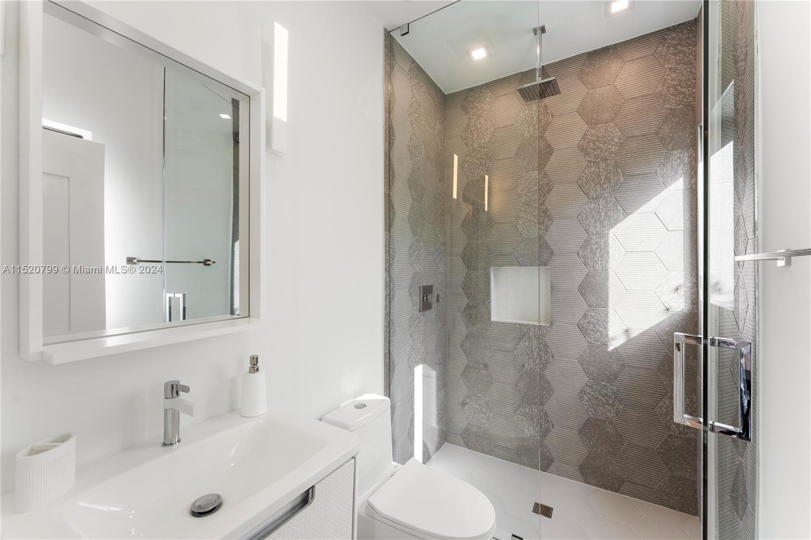 1735 Lenox Ave, Miami Beach, FL, 33139 United States, 5 Bedrooms Bedrooms, ,5 BathroomsBathrooms,Residential,For Sale,Lenox Ave,A11520799