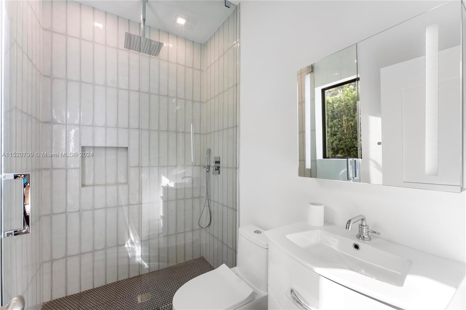 1735 Lenox Ave, Miami Beach, Florida 33139, 5 Bedrooms Bedrooms, ,5 BathroomsBathrooms,Residential,For Sale,1735 Lenox Ave,A11520799