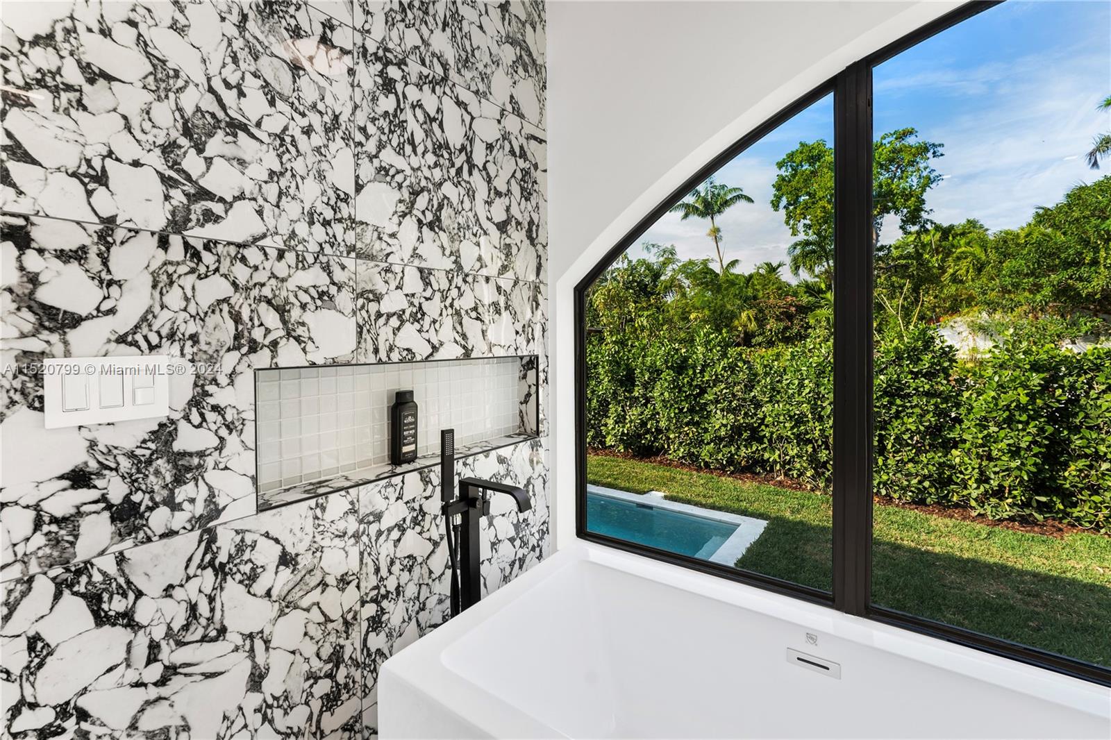 1735 Lenox Ave, Miami Beach, FL, 33139 United States, 5 Bedrooms Bedrooms, ,5 BathroomsBathrooms,Residential,For Sale,Lenox Ave,A11520799