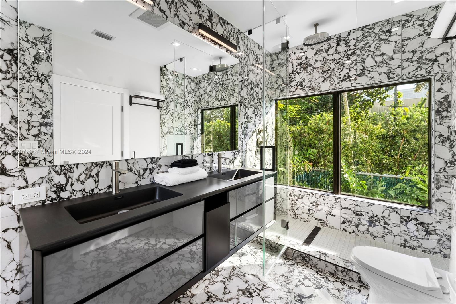 1735 Lenox Ave, Miami Beach, Florida 33139, 5 Bedrooms Bedrooms, ,5 BathroomsBathrooms,Residential,For Sale,1735 Lenox Ave,A11520799