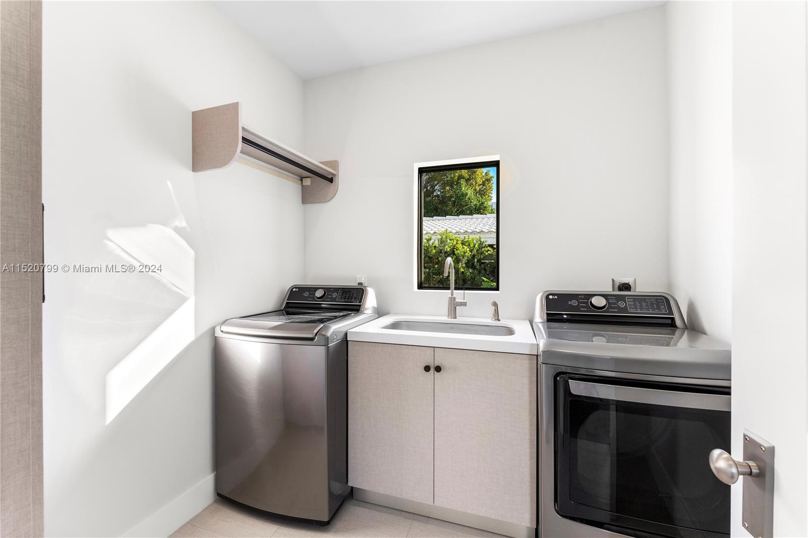 1735 Lenox Ave, Miami Beach, FL, 33139 United States, 5 Bedrooms Bedrooms, ,5 BathroomsBathrooms,Residential,For Sale,Lenox Ave,A11520799