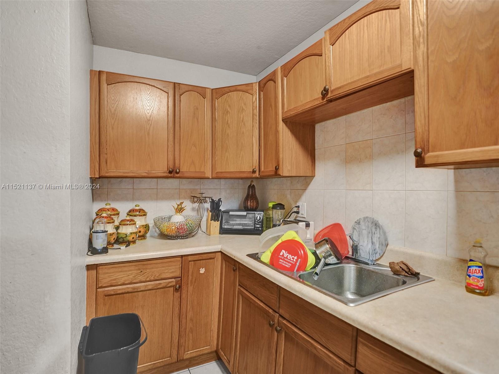 691 Kathy Ln, Margate, Florida 33068, ,Residentialincome,For Sale,691 Kathy Ln,A11521137