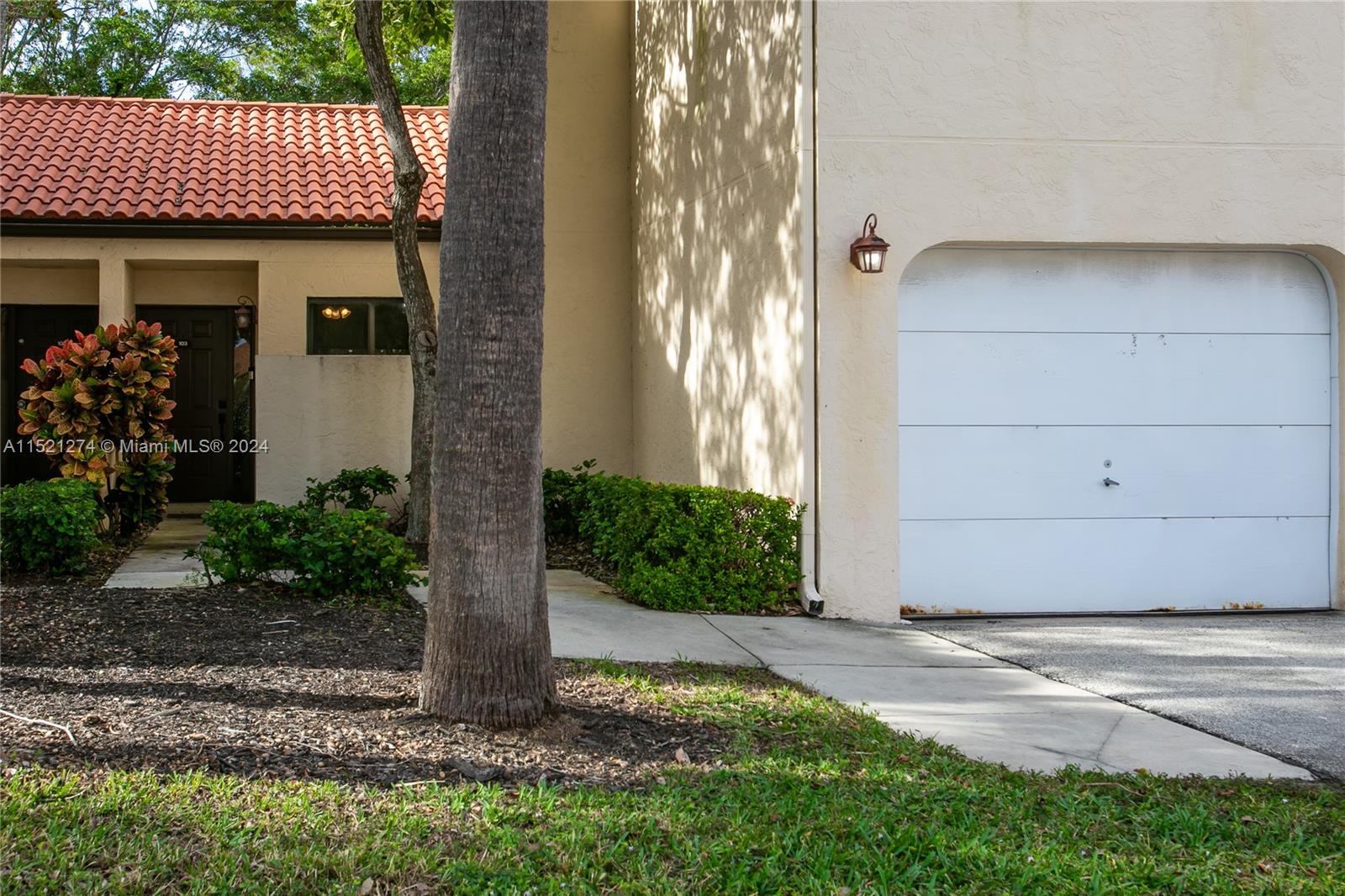 9 Via De Casas Sur, Boynton Beach, FL, 33426 United States, 2 Bedrooms Bedrooms, ,2 BathroomsBathrooms,Residential,For Sale,Via De Casas Sur,A11521274