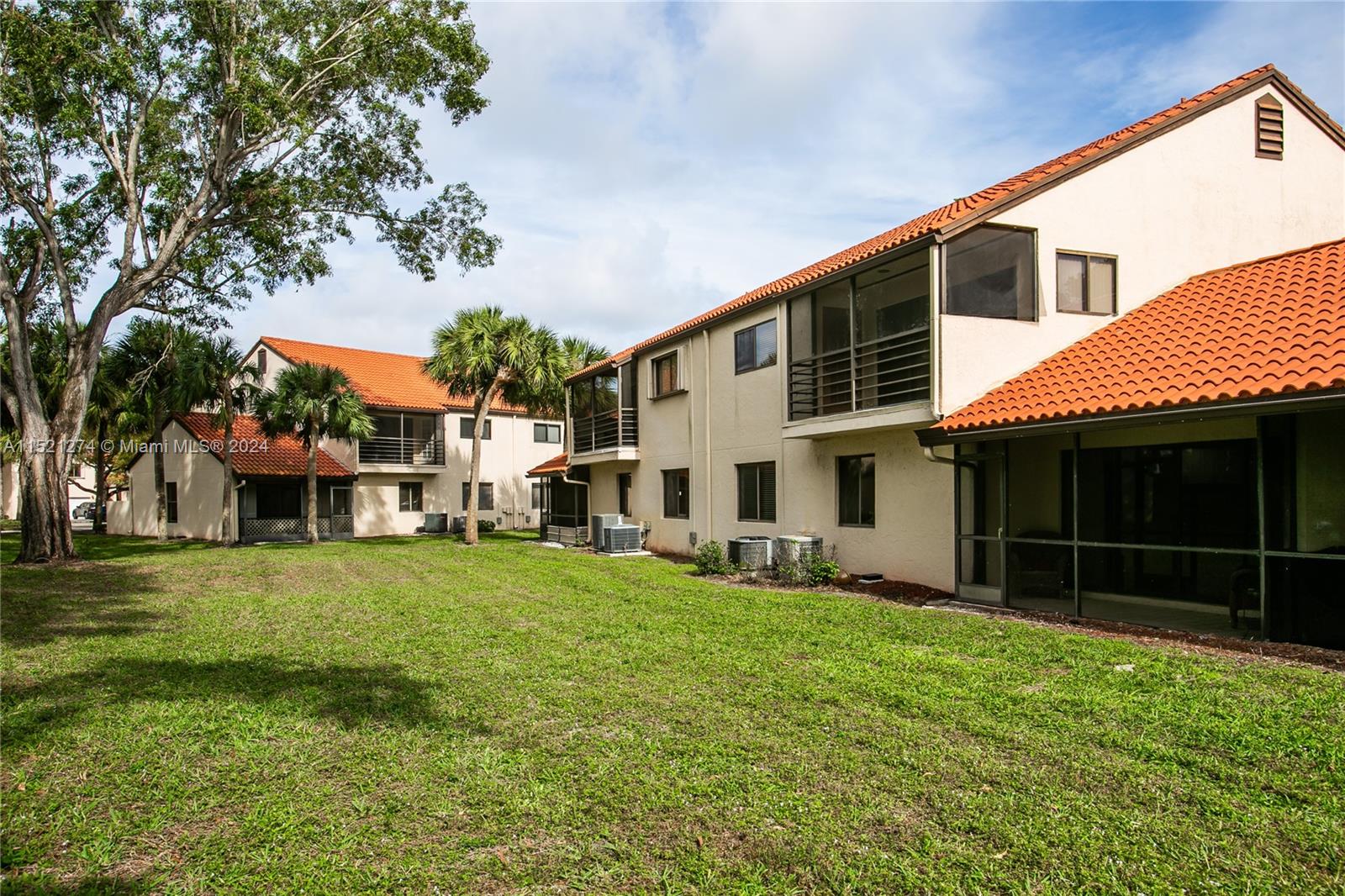 9 Via De Casas Sur, Boynton Beach, FL, 33426 United States, 2 Bedrooms Bedrooms, ,2 BathroomsBathrooms,Residential,For Sale,Via De Casas Sur,A11521274