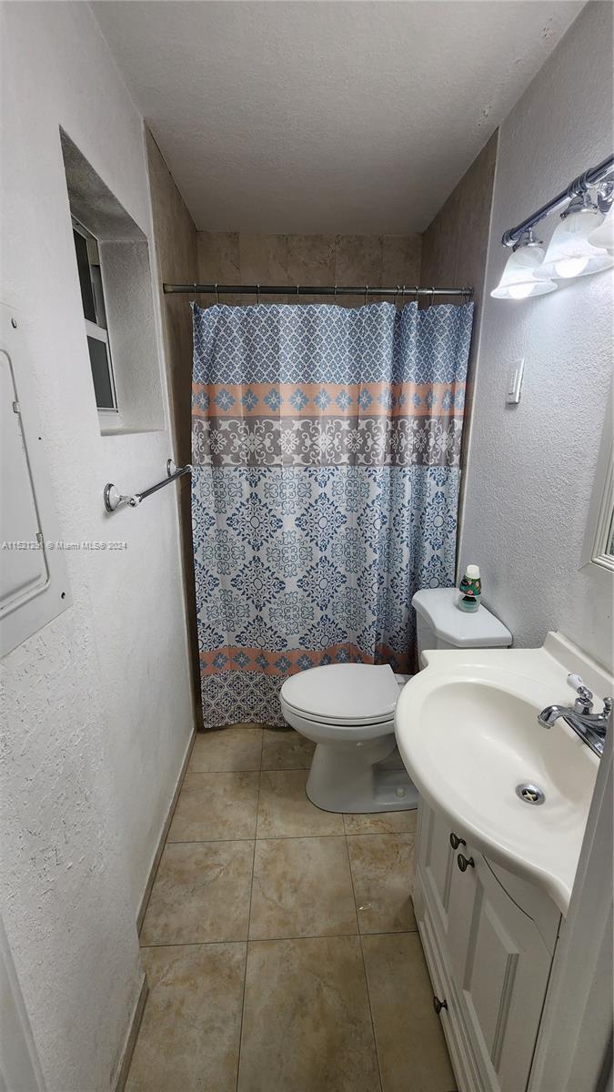 8281 28th St, Miami, FL, 33155 United States, 3 Bedrooms Bedrooms, ,3 BathroomsBathrooms,Residential,For Sale,28th St,A11521291