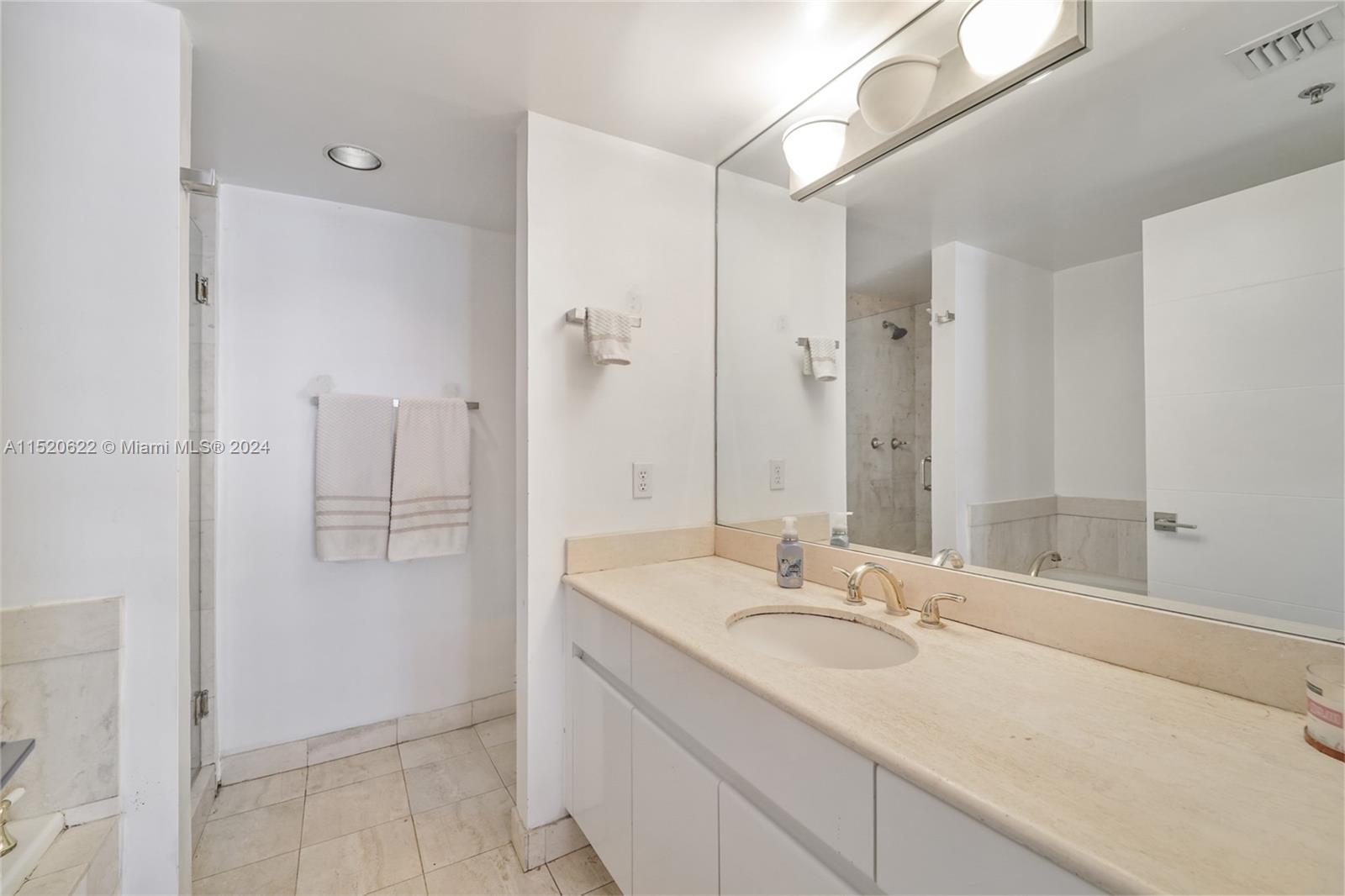 120 Jefferson Ave, Miami Beach, FL, 33139 United States, 3 Bedrooms Bedrooms, ,2 BathroomsBathrooms,Residential,For Sale,Jefferson Ave,A11520622