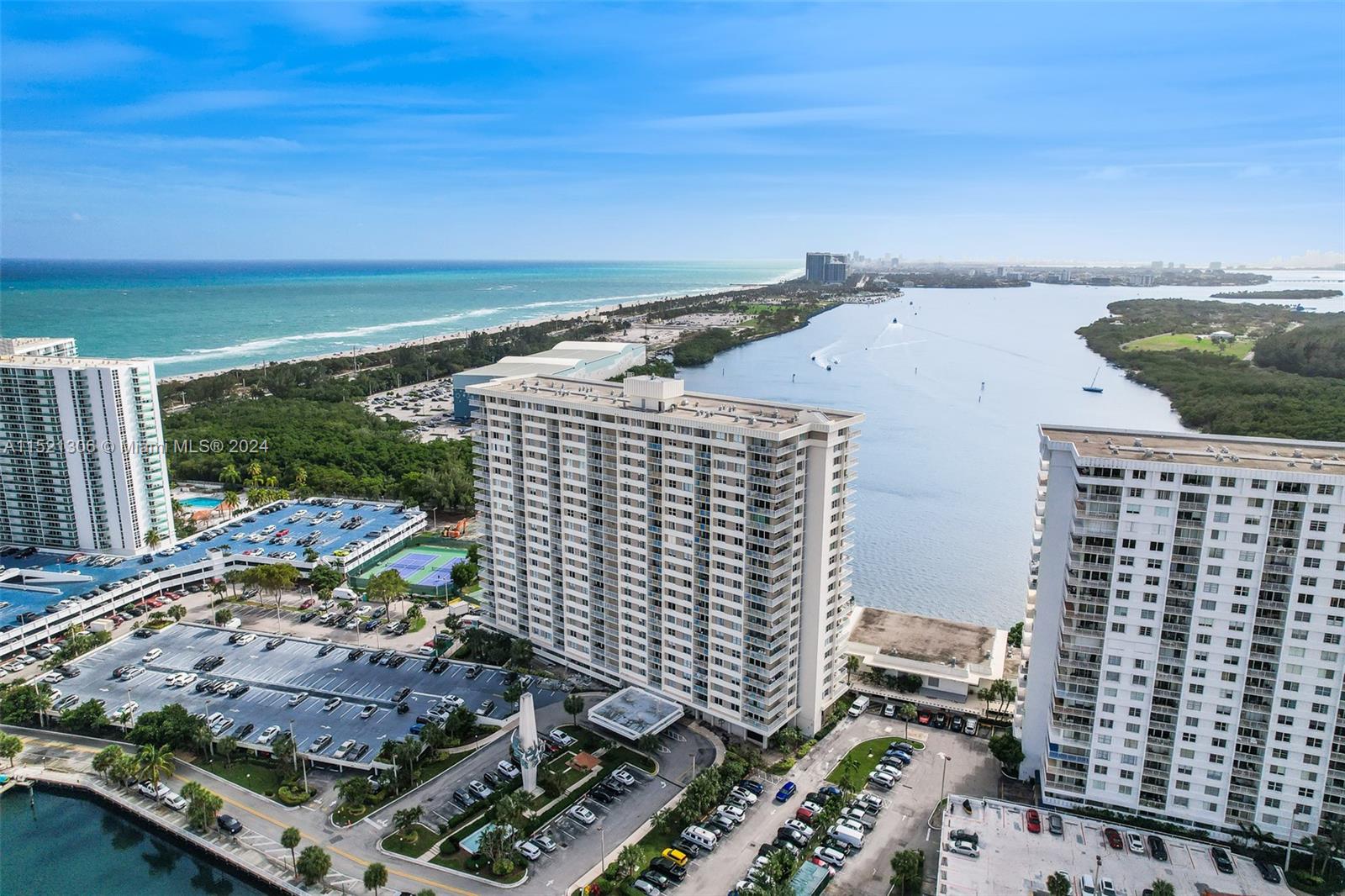 300 Bayview Dr 812, Sunny Isles Beach, Florida 33160, 1 Bedroom Bedrooms, ,1 BathroomBathrooms,Residentiallease,For Rent,300 Bayview Dr 812,A11521306