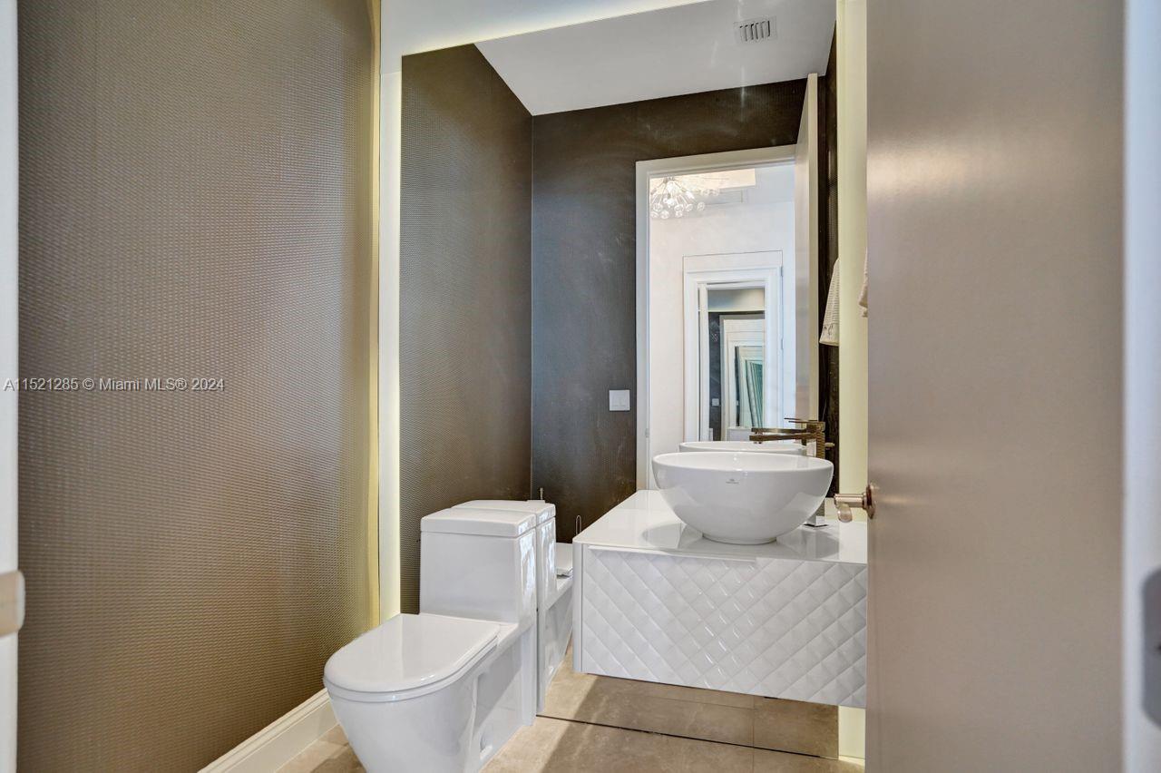 15811 Collins Avenue, Sunny Isles Beach, FL, 33160 United States, 3 Bedrooms Bedrooms, ,3 BathroomsBathrooms,Residential,For Sale,Collins Avenue,A11521285