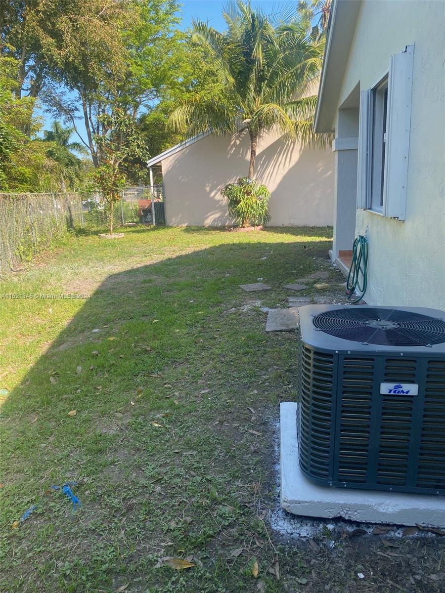 New air conditioner, unit outside