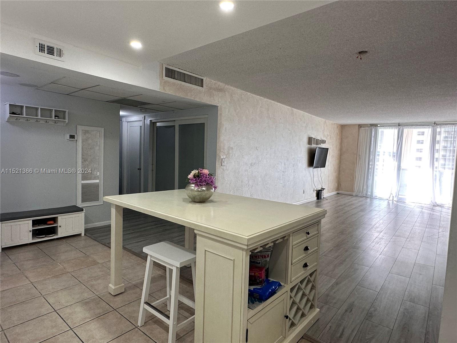 19380 Collins Ave, Sunny Isles Beach, FL, 33160 United States, 2 Bedrooms Bedrooms, ,2 BathroomsBathrooms,Residential,For Sale,Collins Ave,A11521366