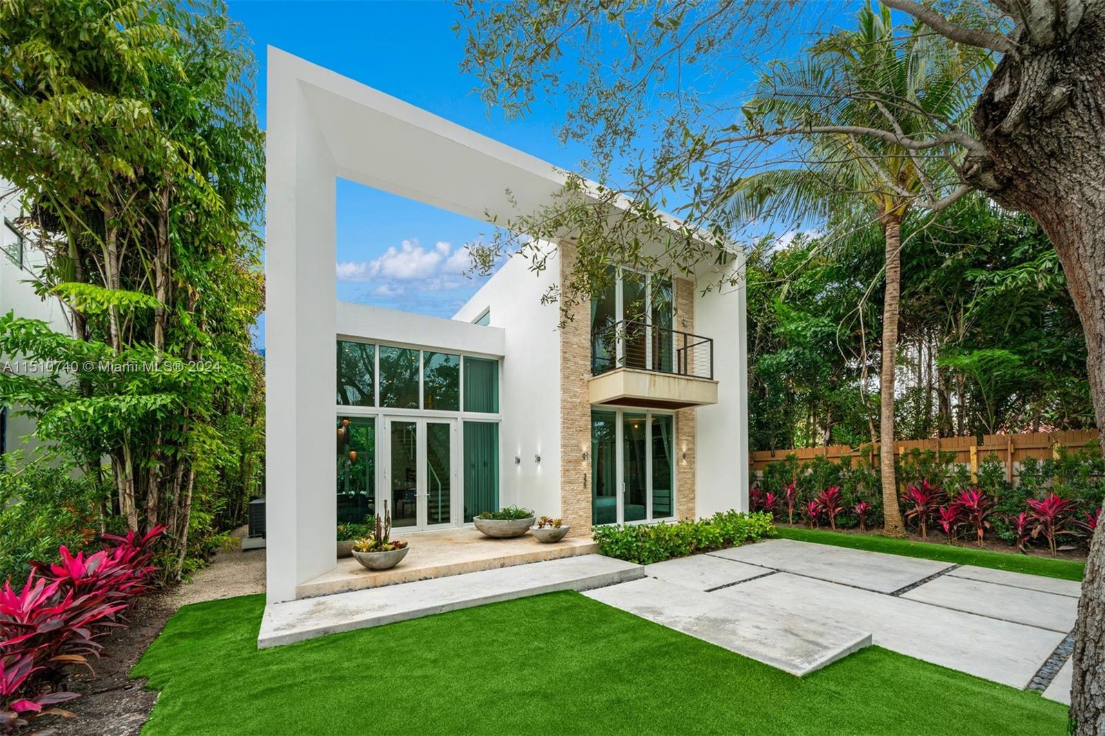 335 W 46th St, Miami Beach, Florida 33140, 4 Bedrooms Bedrooms, ,4 BathroomsBathrooms,Residential,For Sale,335 W 46th St,A11510740
