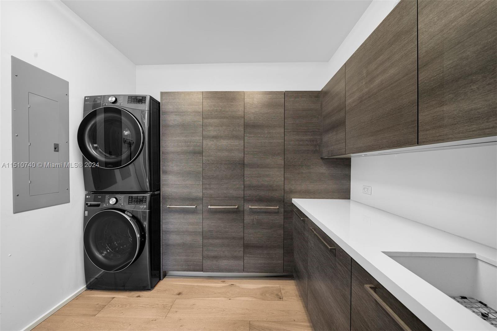 335 W 46th St, Miami Beach, Florida 33140, 4 Bedrooms Bedrooms, ,4 BathroomsBathrooms,Residential,For Sale,335 W 46th St,A11510740