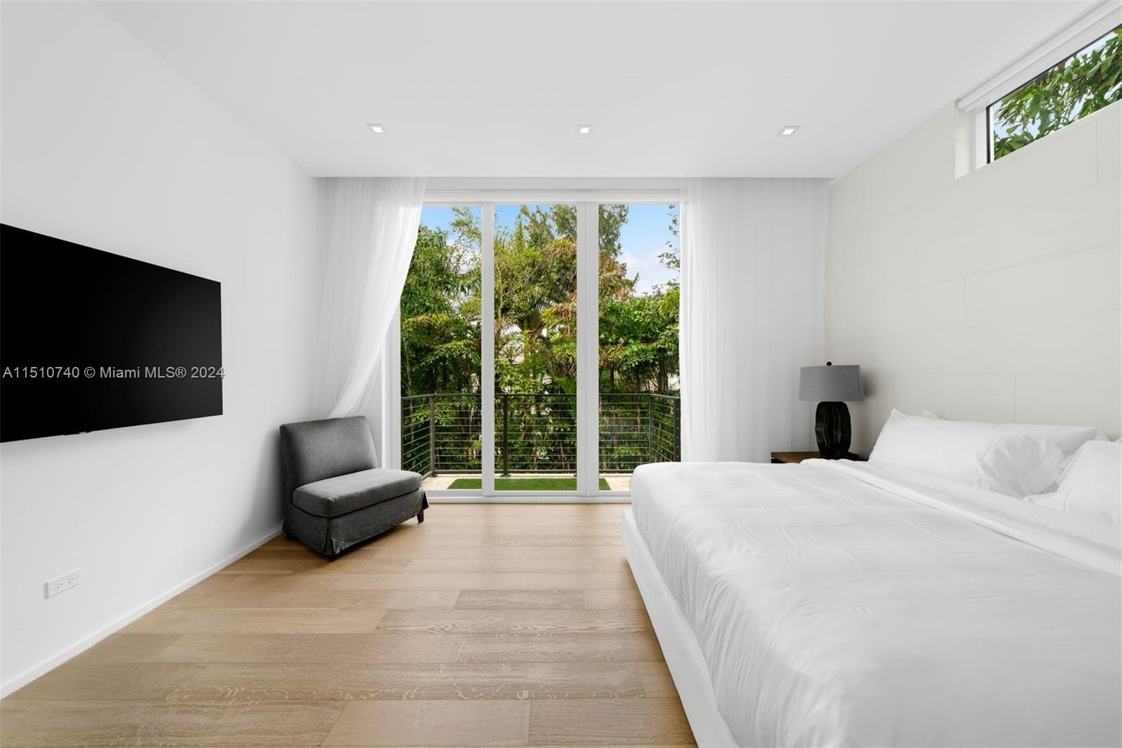 335 W 46th St, Miami Beach, Florida 33140, 4 Bedrooms Bedrooms, ,4 BathroomsBathrooms,Residential,For Sale,335 W 46th St,A11510740