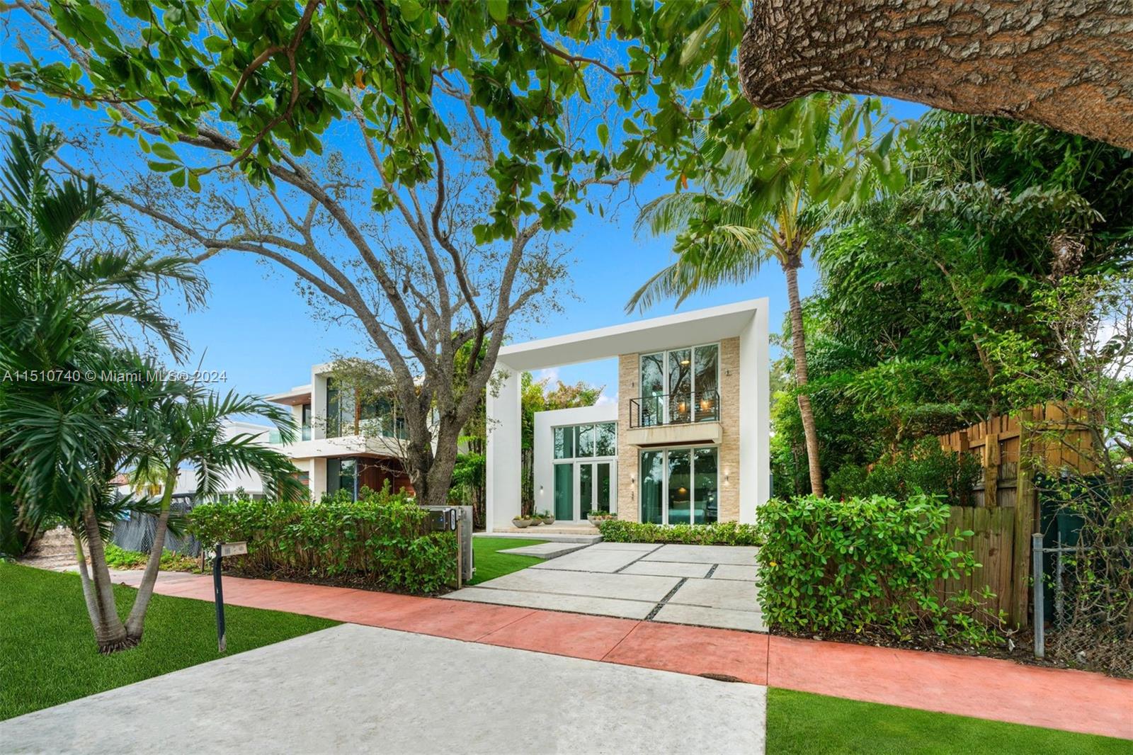 335 W 46th St, Miami Beach, Florida 33140, 4 Bedrooms Bedrooms, ,4 BathroomsBathrooms,Residential,For Sale,335 W 46th St,A11510740