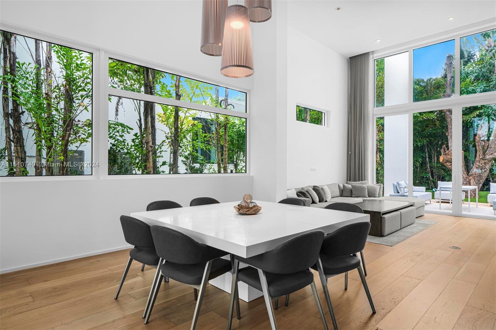 335 W 46th St, Miami Beach, Florida 33140, 4 Bedrooms Bedrooms, ,4 BathroomsBathrooms,Residential,For Sale,335 W 46th St,A11510740