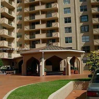 1865 Ocean Dr, Hallandale Beach, FL, 33009 United States, 1 Bedroom Bedrooms, ,2 BathroomsBathrooms,Residential,For Sale,Ocean Dr,A11521424