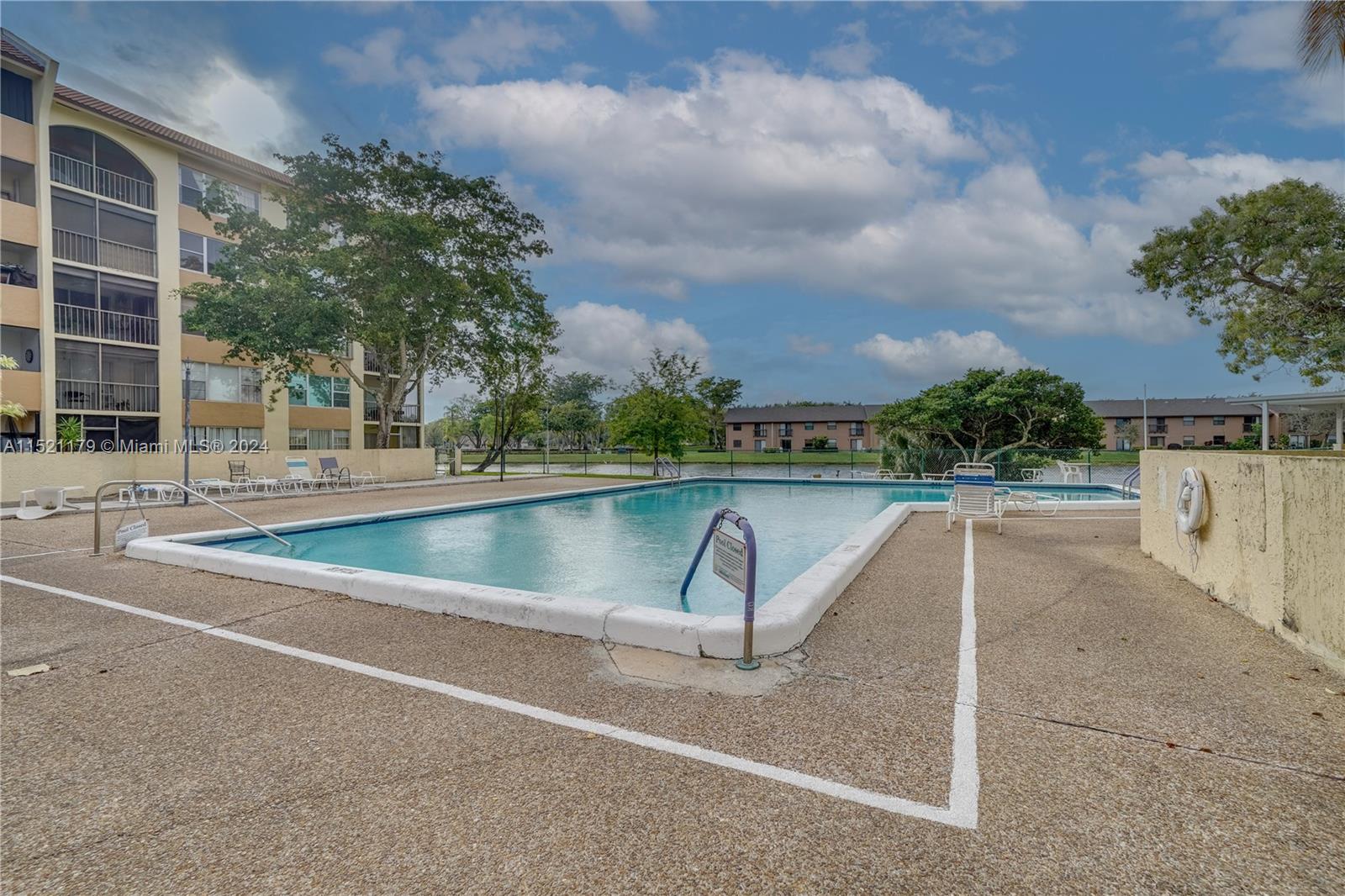 3905 Nob Hill Rd, Sunrise, FL, 33351 United States, 1 Bedroom Bedrooms, ,1 BathroomBathrooms,Residential,For Sale,Nob Hill Rd,A11521179