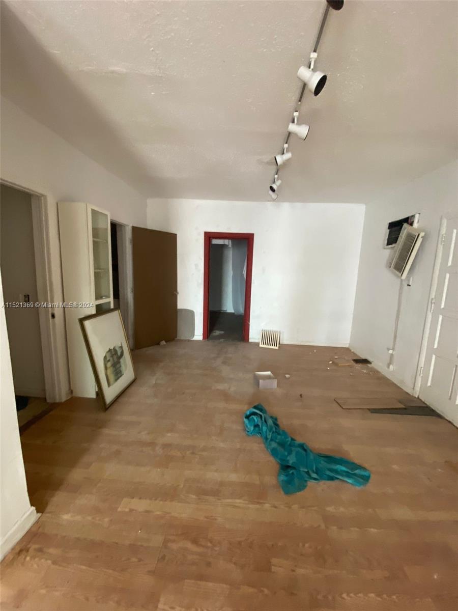 604 Collins Ave, Miami Beach, Florida 33139, ,Commercialsale,For Sale,604 Collins Ave,A11521369