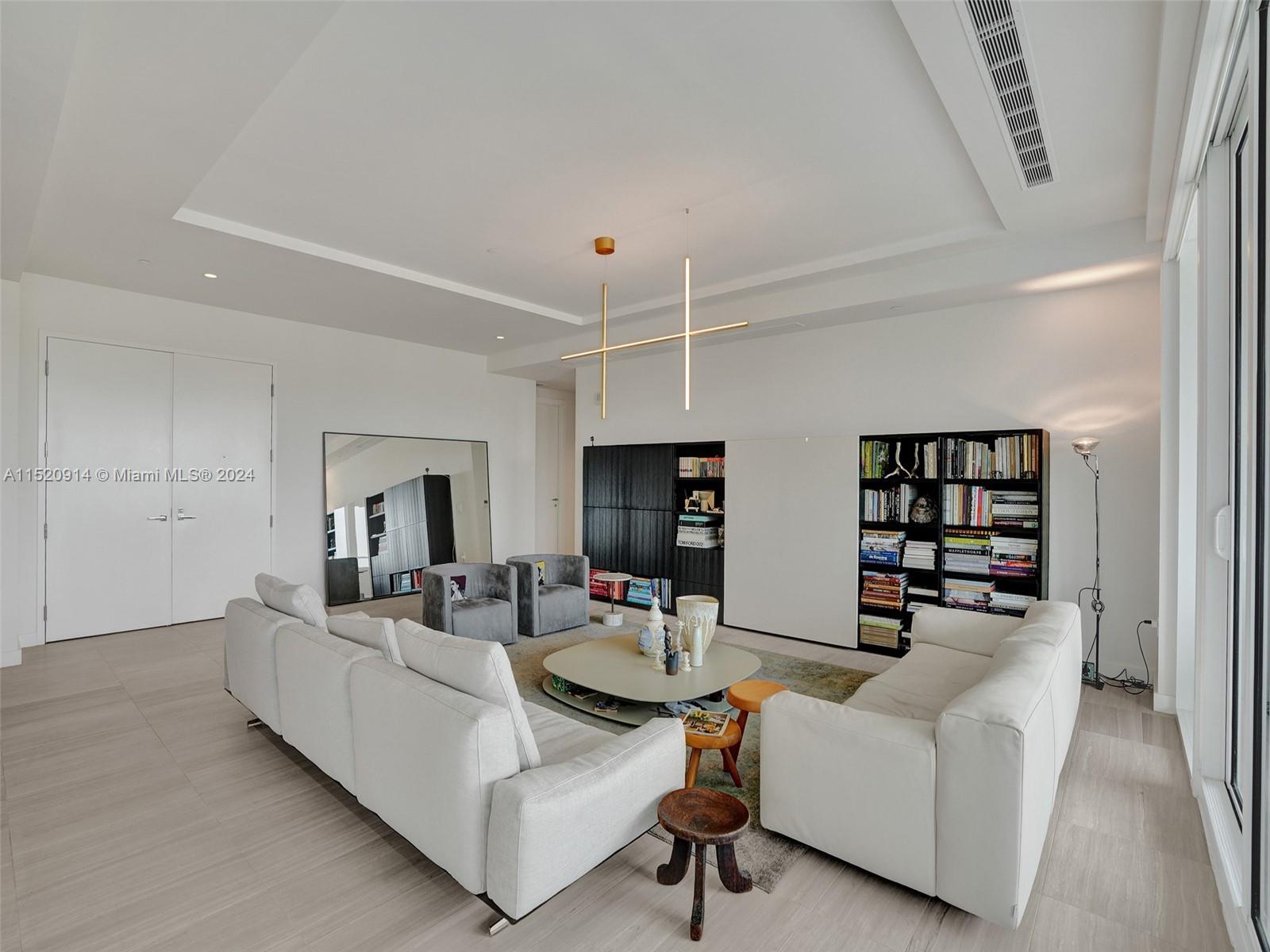 4701 Meridian AV 624, Miami Beach, Florida 33140, 2 Bedrooms Bedrooms, ,2 BathroomsBathrooms,Residential,For Sale,4701 Meridian AV 624,A11520914