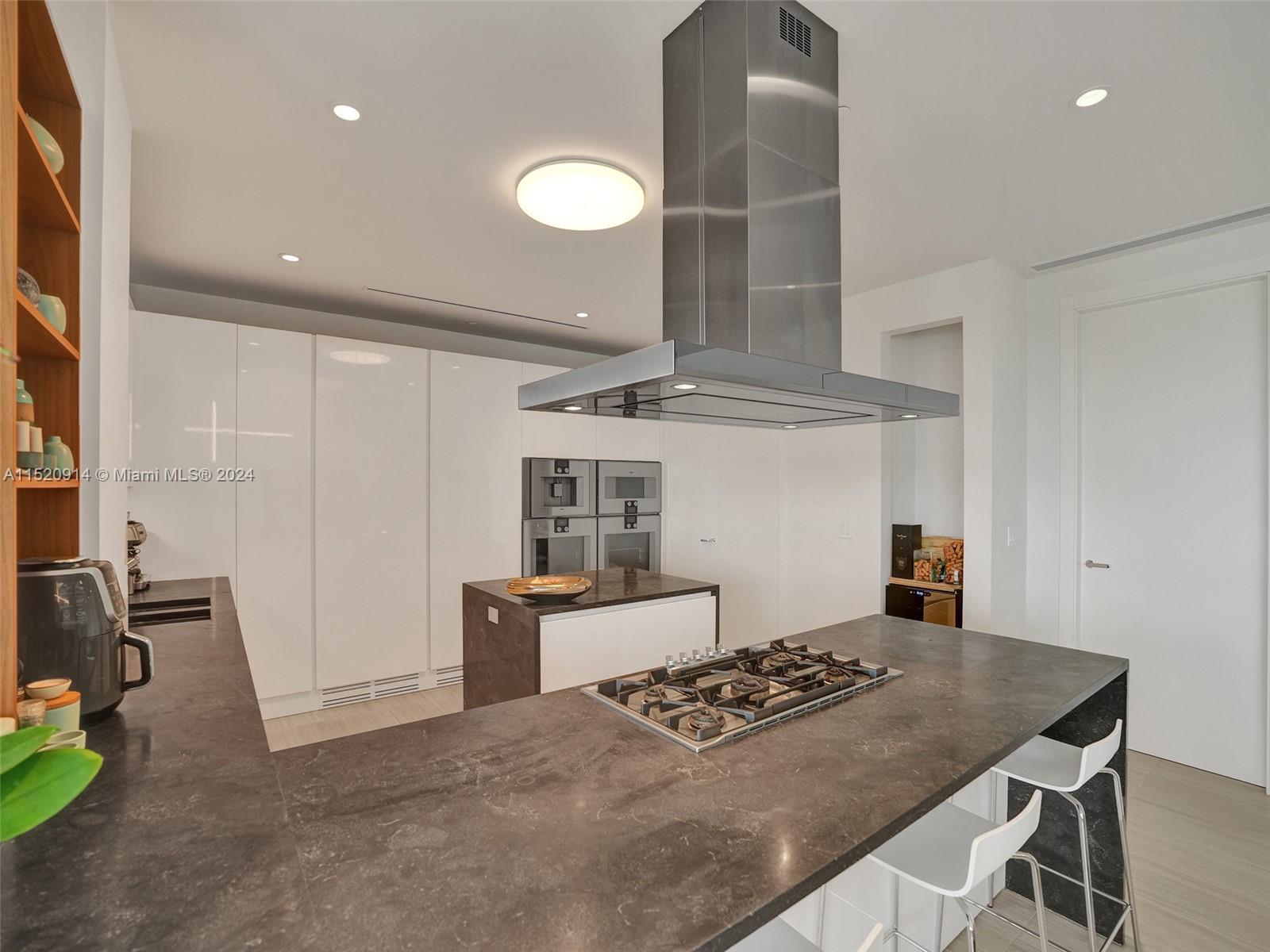 4701 Meridian AV 624, Miami Beach, Florida 33140, 2 Bedrooms Bedrooms, ,2 BathroomsBathrooms,Residential,For Sale,4701 Meridian AV 624,A11520914