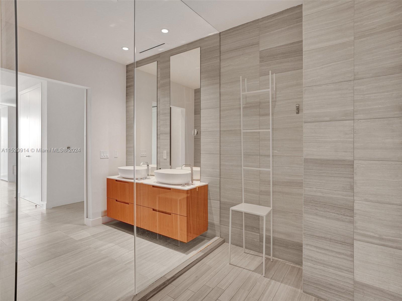 4701 Meridian AV, Miami Beach, FL, 33140 United States, 2 Bedrooms Bedrooms, ,2 BathroomsBathrooms,Residential,For Sale,Meridian AV,A11520914