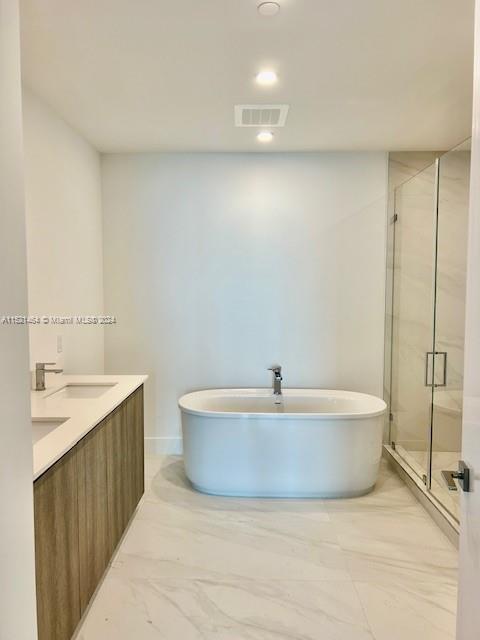 17550 Collins Ave., Sunny Isles Beach, FL, 33160 United States, 2 Bedrooms Bedrooms, ,2 BathroomsBathrooms,Residential,For Sale,Collins Ave.,A11521464