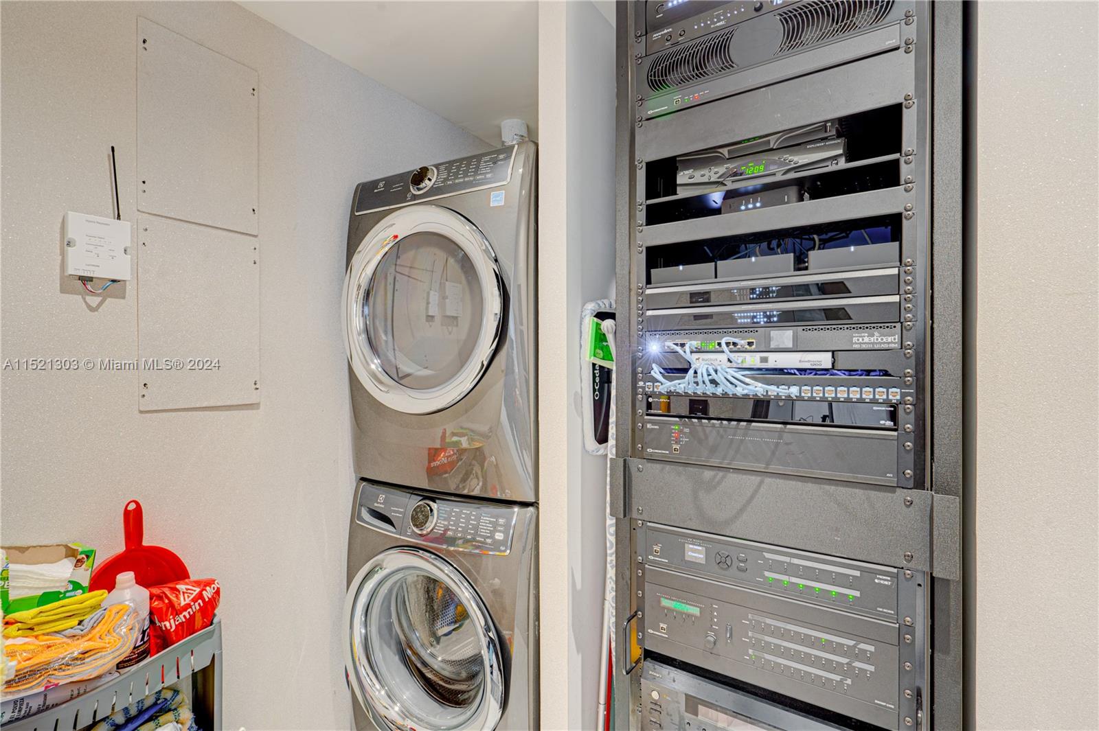 125 Ocean Dr F0203, Miami Beach, Florida 33139, 2 Bedrooms Bedrooms, ,2 BathroomsBathrooms,Residential,For Sale,125 Ocean Dr F0203,A11521303