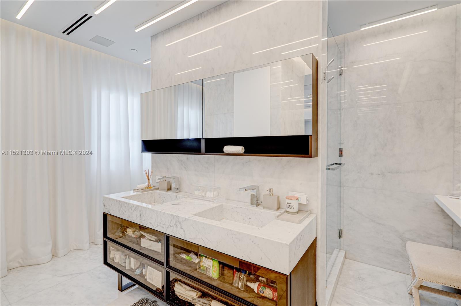 125 Ocean Dr F0203, Miami Beach, Florida 33139, 2 Bedrooms Bedrooms, ,2 BathroomsBathrooms,Residential,For Sale,125 Ocean Dr F0203,A11521303