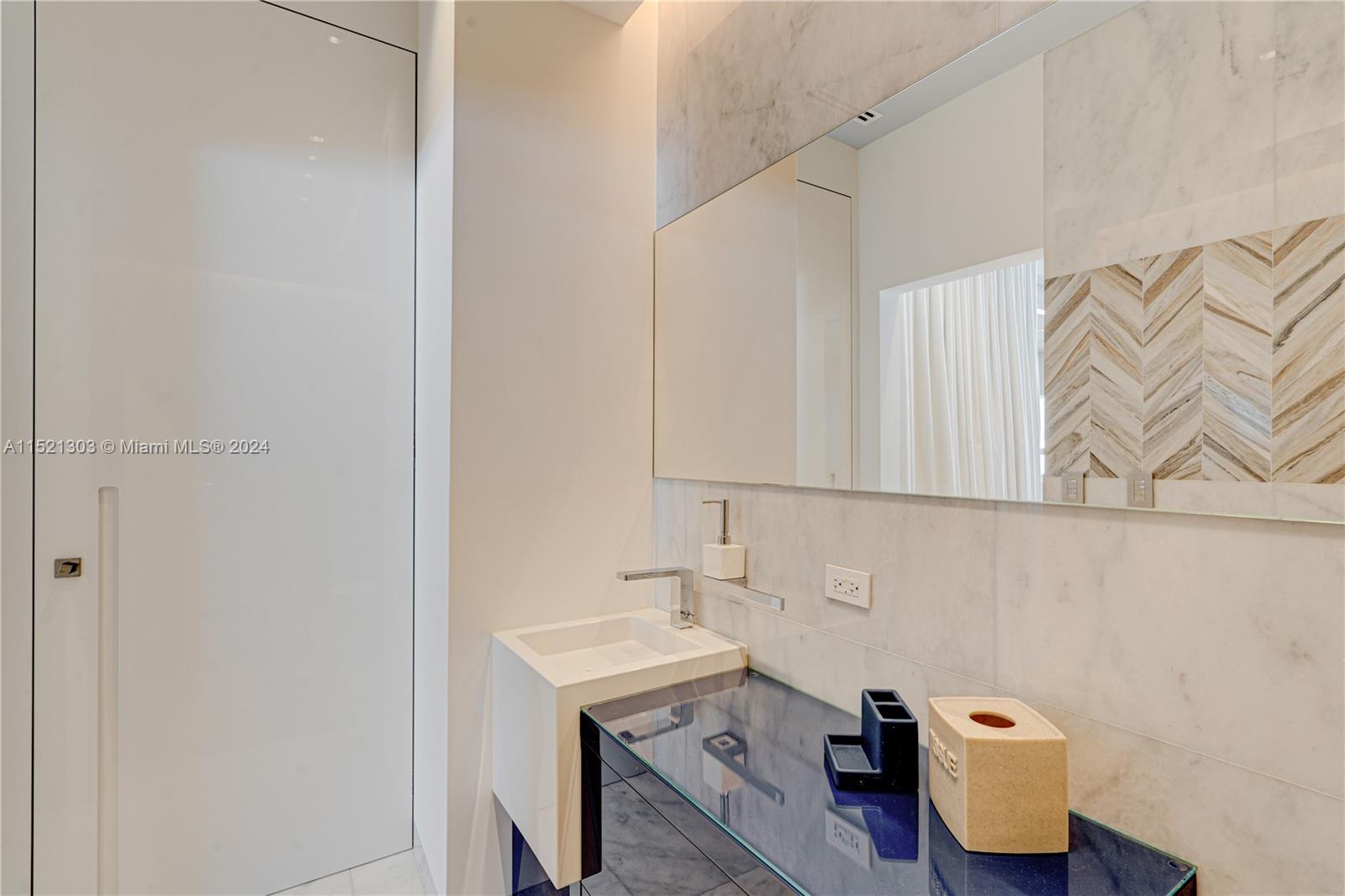 125 Ocean Dr F0203, Miami Beach, Florida 33139, 2 Bedrooms Bedrooms, ,2 BathroomsBathrooms,Residential,For Sale,125 Ocean Dr F0203,A11521303