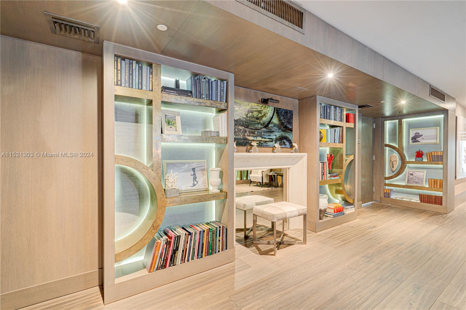 125 Ocean Dr F0203, Miami Beach, Florida 33139, 2 Bedrooms Bedrooms, ,2 BathroomsBathrooms,Residential,For Sale,125 Ocean Dr F0203,A11521303