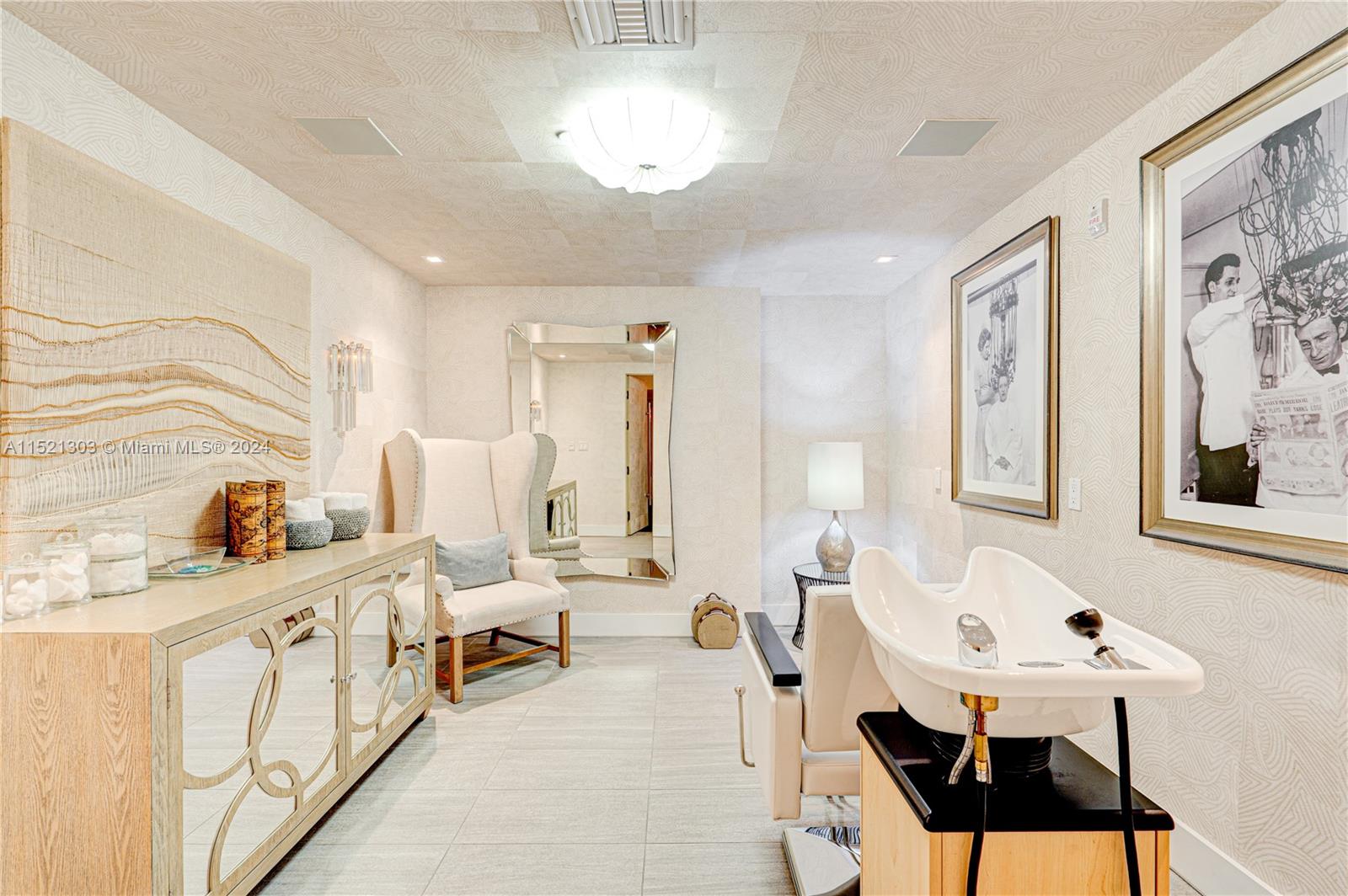 125 Ocean Dr F0203, Miami Beach, Florida 33139, 2 Bedrooms Bedrooms, ,2 BathroomsBathrooms,Residential,For Sale,125 Ocean Dr F0203,A11521303