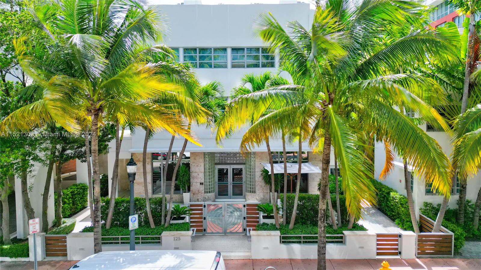 125 Ocean Dr F0203, Miami Beach, Florida 33139, 2 Bedrooms Bedrooms, ,2 BathroomsBathrooms,Residential,For Sale,125 Ocean Dr F0203,A11521303