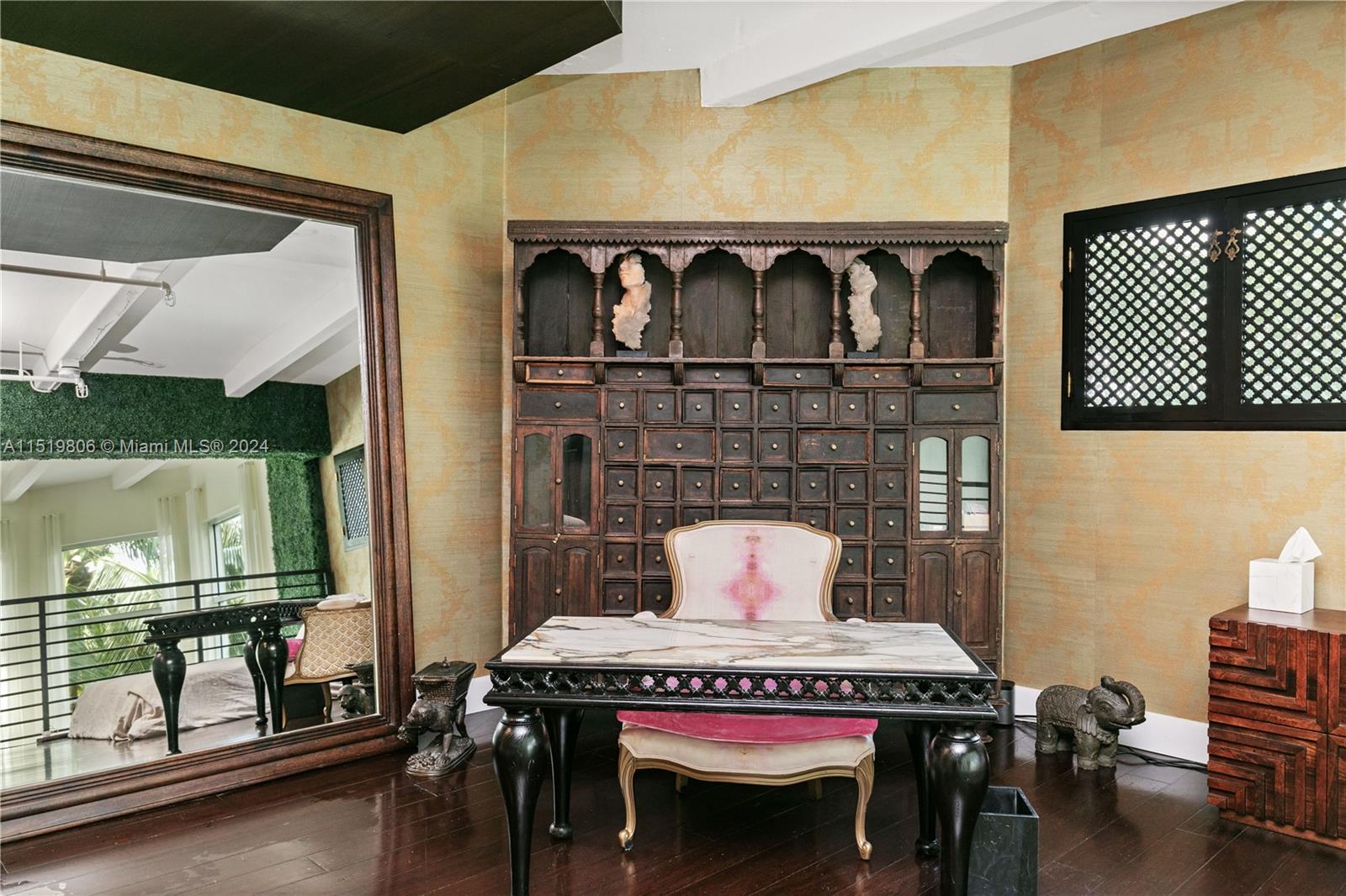 7728 Collins Ave 10, Miami Beach, Florida 33141, 2 Bedrooms Bedrooms, ,2 BathroomsBathrooms,Residentiallease,For Rent,7728 Collins Ave 10,A11519806