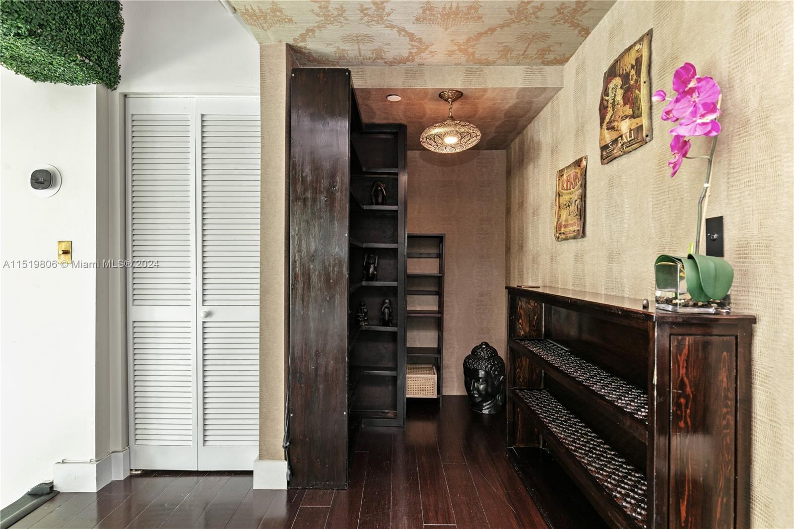 7728 Collins Ave 10, Miami Beach, Florida 33141, 2 Bedrooms Bedrooms, ,2 BathroomsBathrooms,Residentiallease,For Rent,7728 Collins Ave 10,A11519806