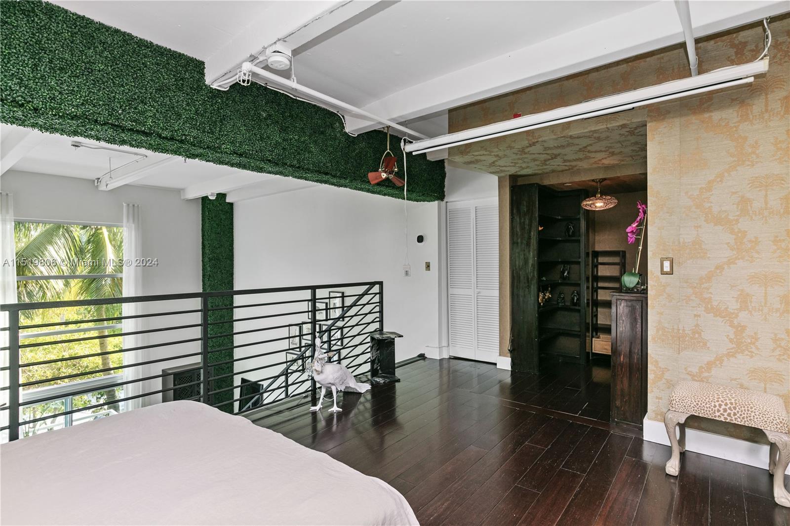 7728 Collins Ave 10, Miami Beach, Florida 33141, 2 Bedrooms Bedrooms, ,2 BathroomsBathrooms,Residentiallease,For Rent,7728 Collins Ave 10,A11519806