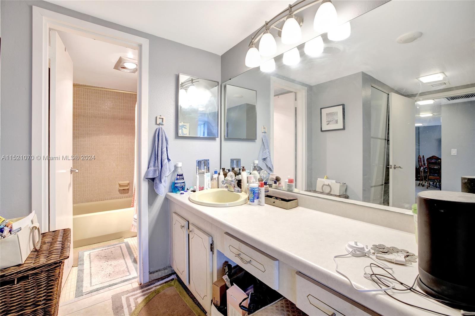 3375 N Country Club Dr 404, Aventura, Florida 33180, 2 Bedrooms Bedrooms, ,2 BathroomsBathrooms,Residential,For Sale,3375 N Country Club Dr 404,A11521070