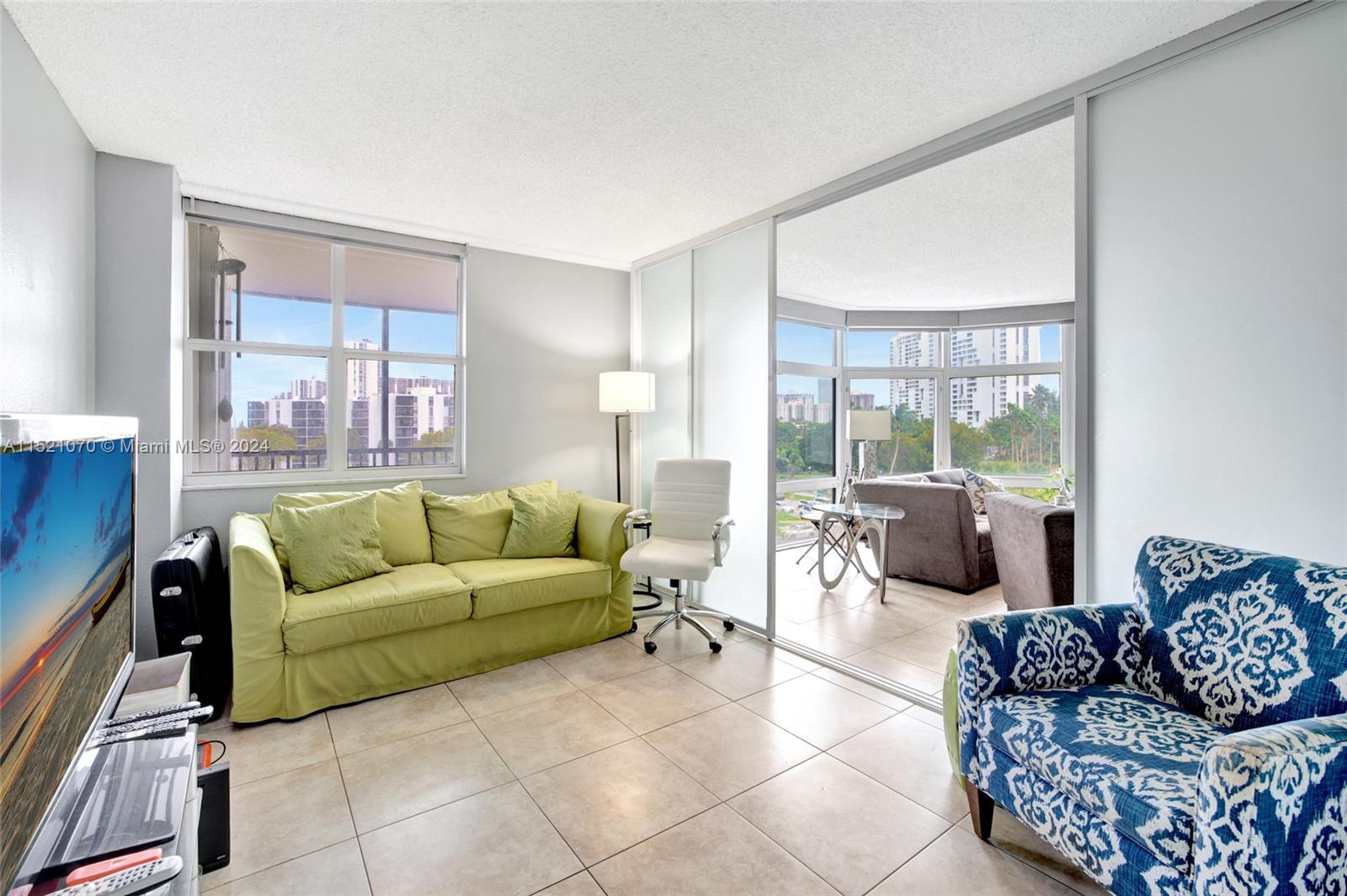 3375 N Country Club Dr 404, Aventura, Florida 33180, 2 Bedrooms Bedrooms, ,2 BathroomsBathrooms,Residential,For Sale,3375 N Country Club Dr 404,A11521070