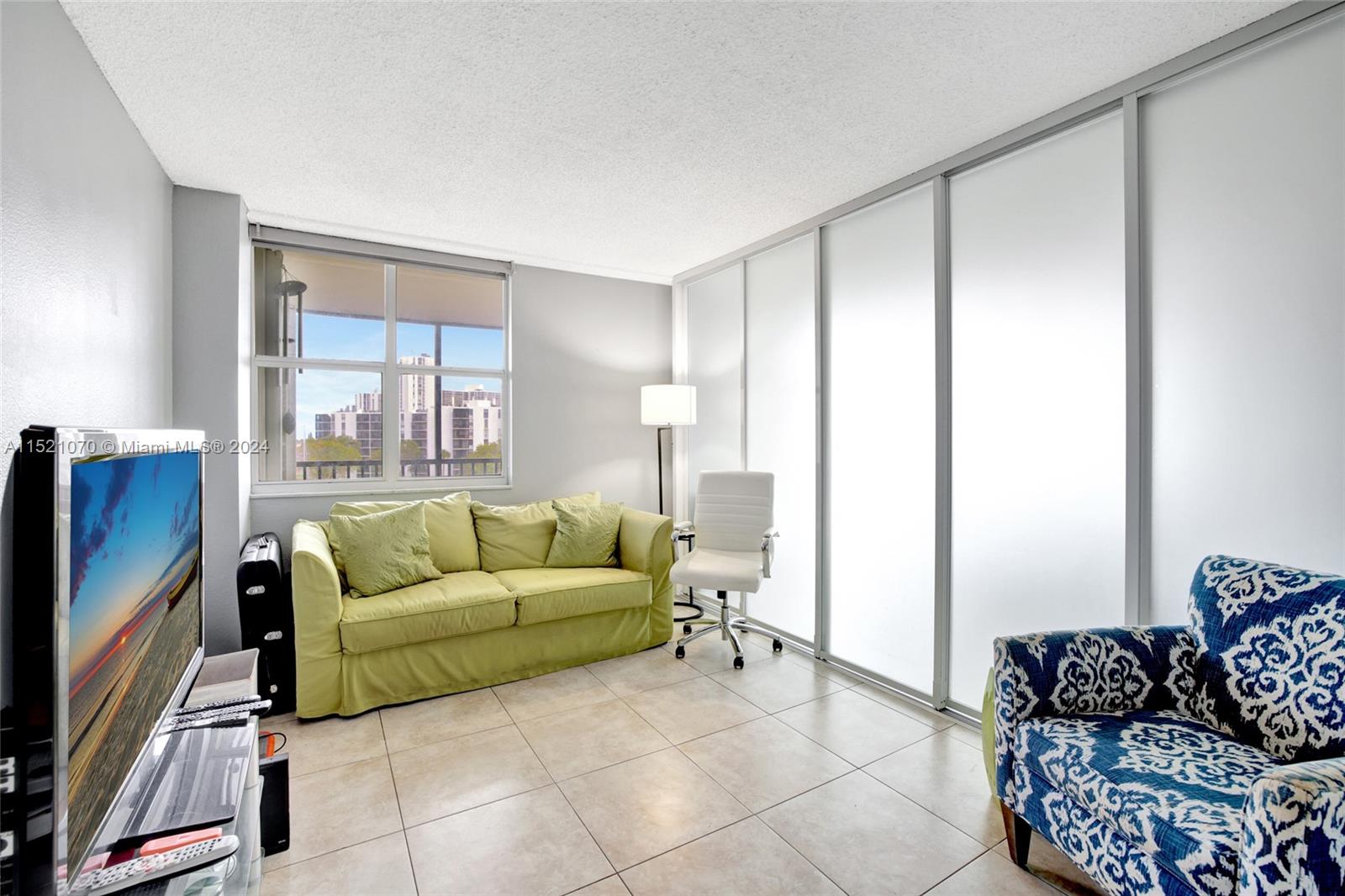 3375 N Country Club Dr 404, Aventura, Florida 33180, 2 Bedrooms Bedrooms, ,2 BathroomsBathrooms,Residential,For Sale,3375 N Country Club Dr 404,A11521070