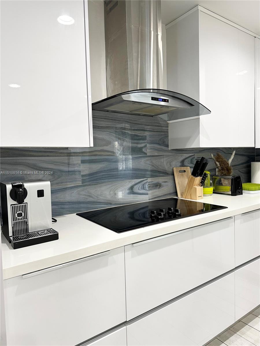 114 SE 9th Ct 1, Hallandale Beach, Florida 33009, 3 Bedrooms Bedrooms, ,3 BathroomsBathrooms,Residentiallease,For Rent,114 SE 9th Ct 1,A11510814