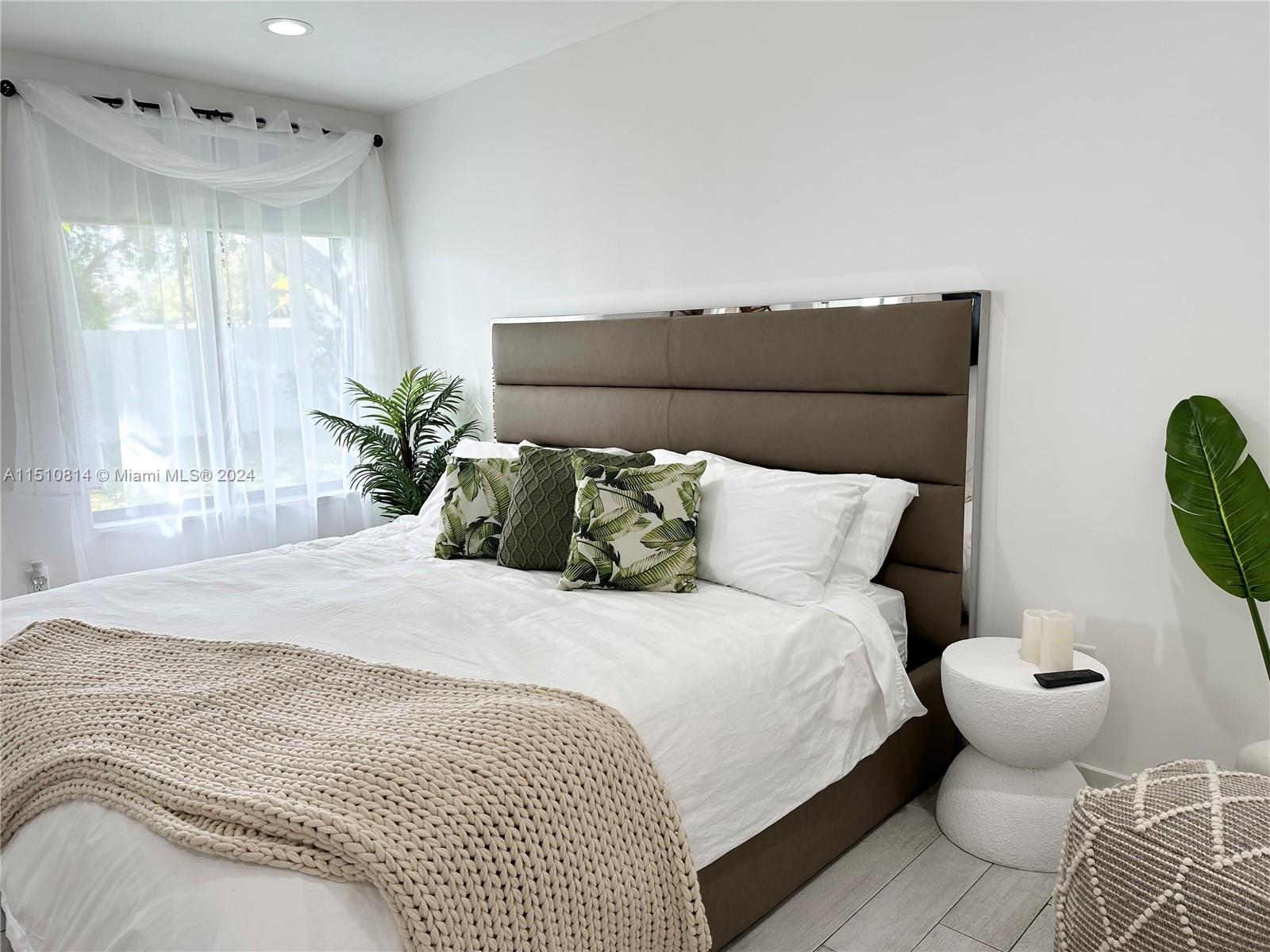 114 SE 9th Ct 1, Hallandale Beach, Florida 33009, 3 Bedrooms Bedrooms, ,3 BathroomsBathrooms,Residentiallease,For Rent,114 SE 9th Ct 1,A11510814