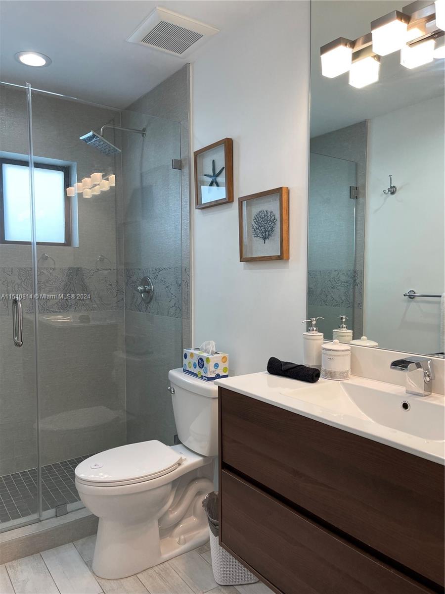 114 SE 9th Ct 1, Hallandale Beach, Florida 33009, 3 Bedrooms Bedrooms, ,3 BathroomsBathrooms,Residentiallease,For Rent,114 SE 9th Ct 1,A11510814