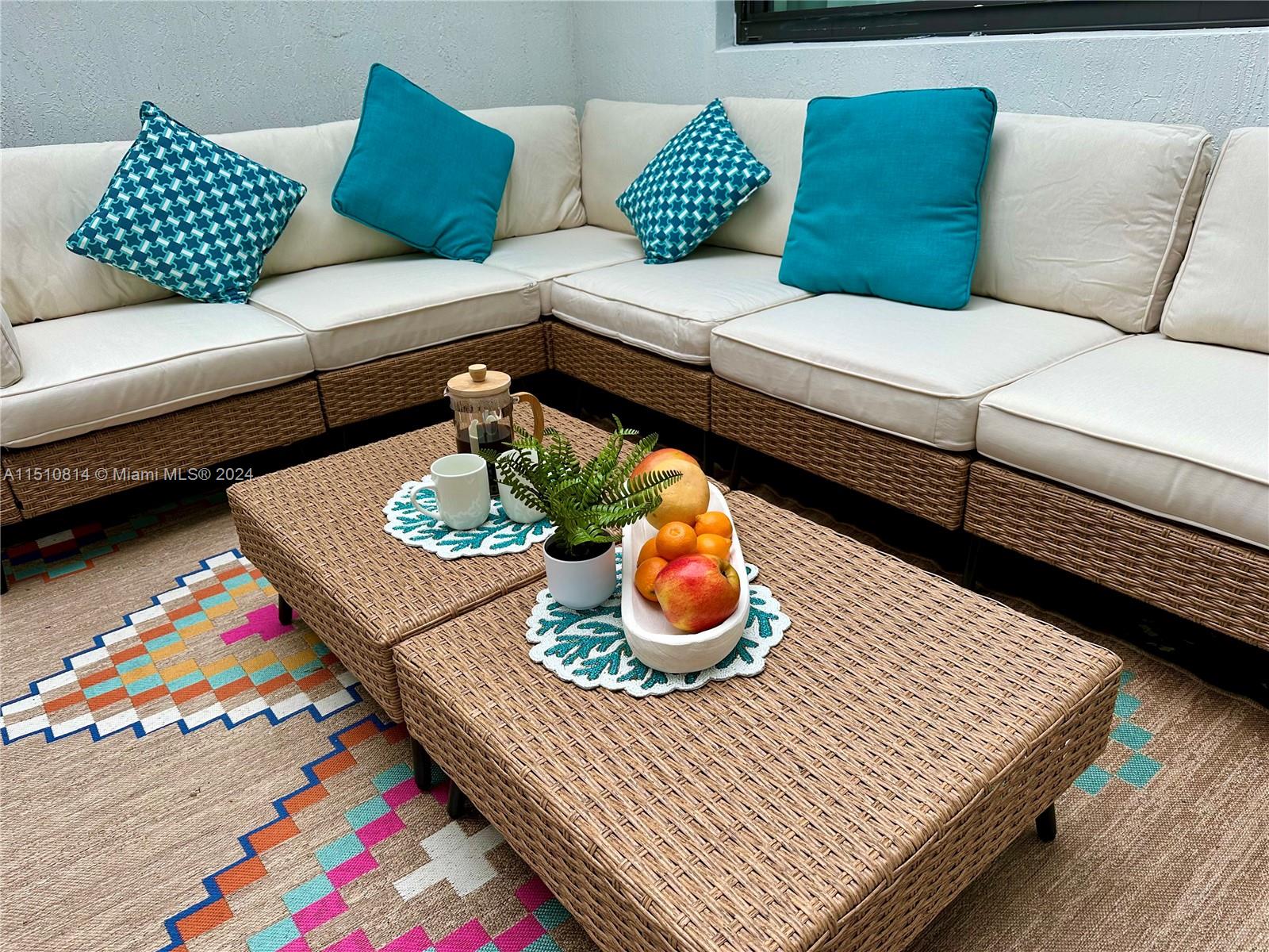 114 SE 9th Ct 1, Hallandale Beach, Florida 33009, 3 Bedrooms Bedrooms, ,3 BathroomsBathrooms,Residentiallease,For Rent,114 SE 9th Ct 1,A11510814