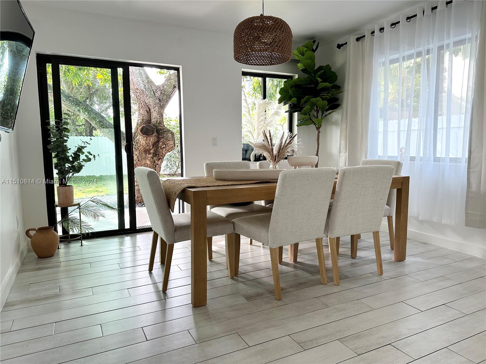 114 SE 9th Ct 1, Hallandale Beach, Florida 33009, 3 Bedrooms Bedrooms, ,3 BathroomsBathrooms,Residentiallease,For Rent,114 SE 9th Ct 1,A11510814