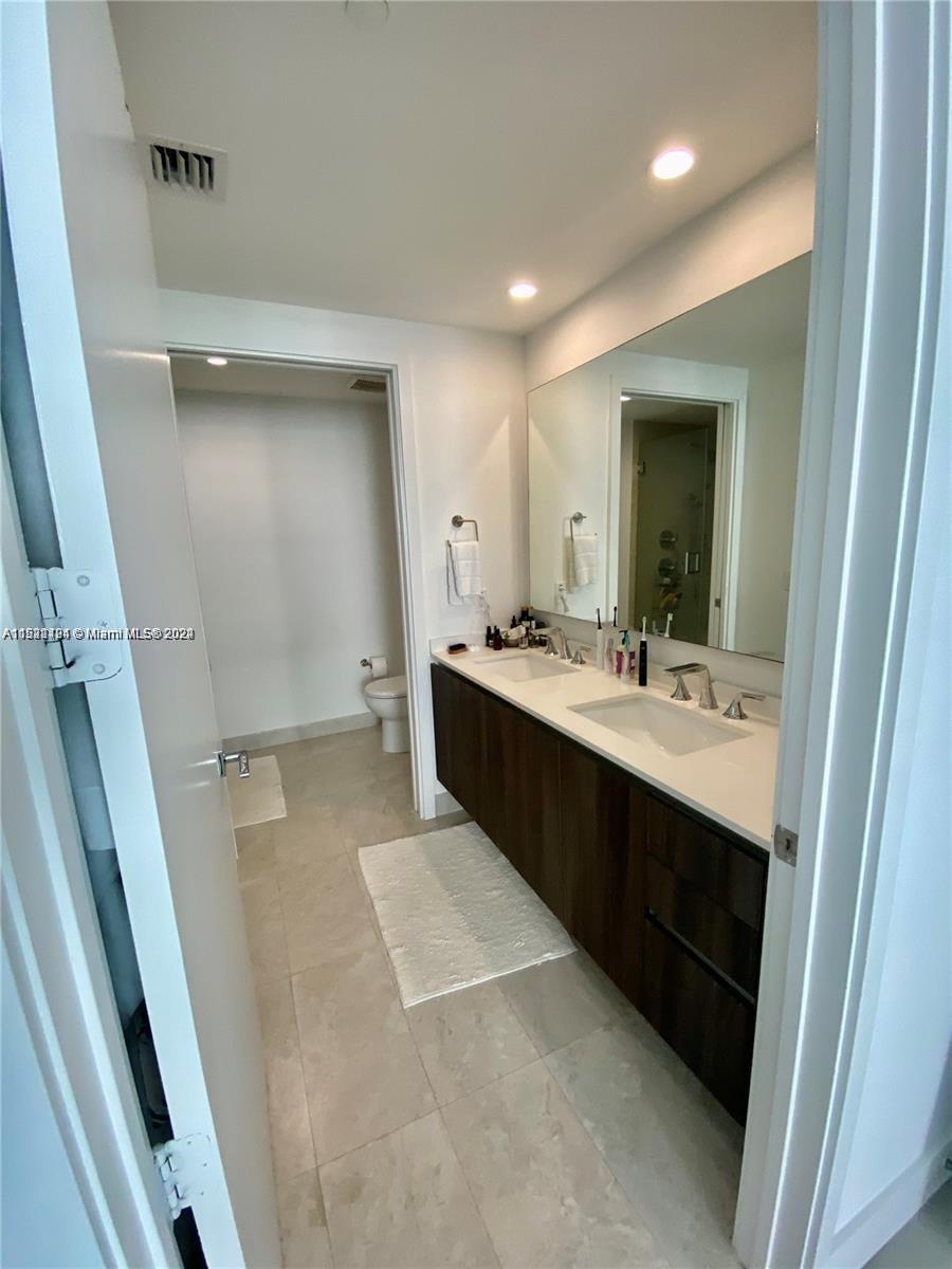 488 18th St, Miami, FL, 33132 United States, 1 Bedroom Bedrooms, ,1 BathroomBathrooms,Residential,For Sale,18th St,A11521121