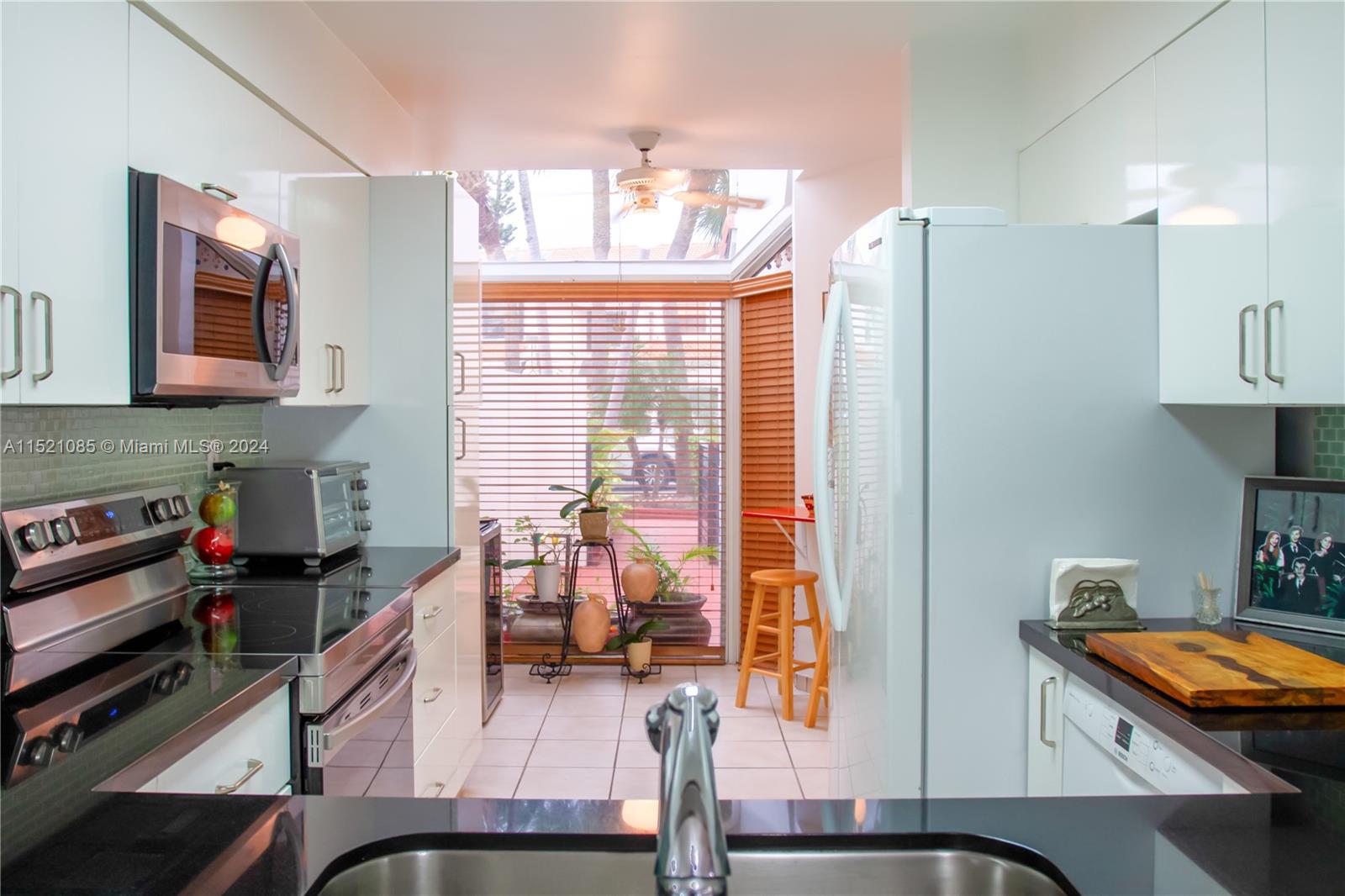 3500 Magellan Cir 714, Aventura, Florida 33180, 3 Bedrooms Bedrooms, ,2 BathroomsBathrooms,Residential,For Sale,3500 Magellan Cir 714,A11521085