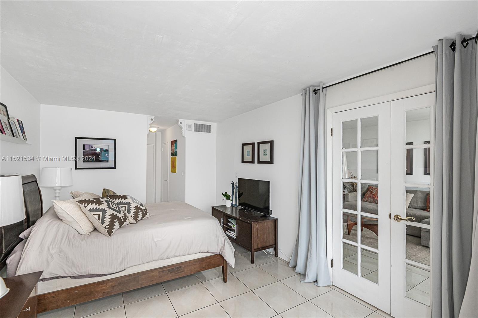 1228 West Ave, Miami Beach, FL, 33139 United States, 1 Bedroom Bedrooms, ,1 BathroomBathrooms,Residential,For Sale,West Ave,A11521534